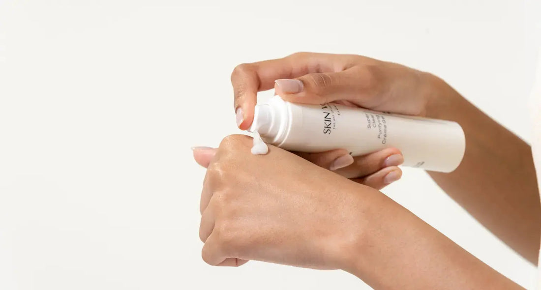 super-clear-purifying-creme-gel-texture-lightweight-clarifying-moisturiser