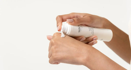 super-clear-purifying-creme-gel-texture-lightweight-clarifying-moisturiser