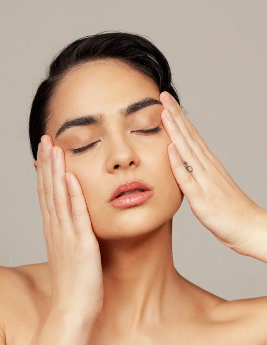 Model representing Ultra PRO Stem Cell Cellular Longevity Treatment Concentrate